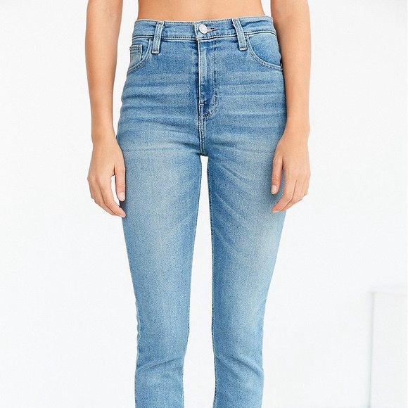 Light wash BDG girlfriends high waisted jeans - Picture 3 of 6